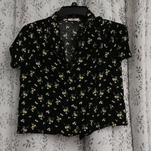 2/$3Black button down crop top with yellow flowers